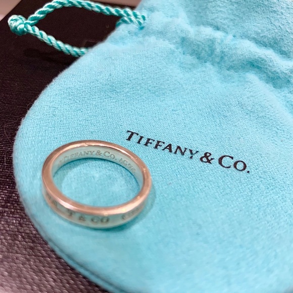 Tiffany 1837 Ring - Picture 1 of 6